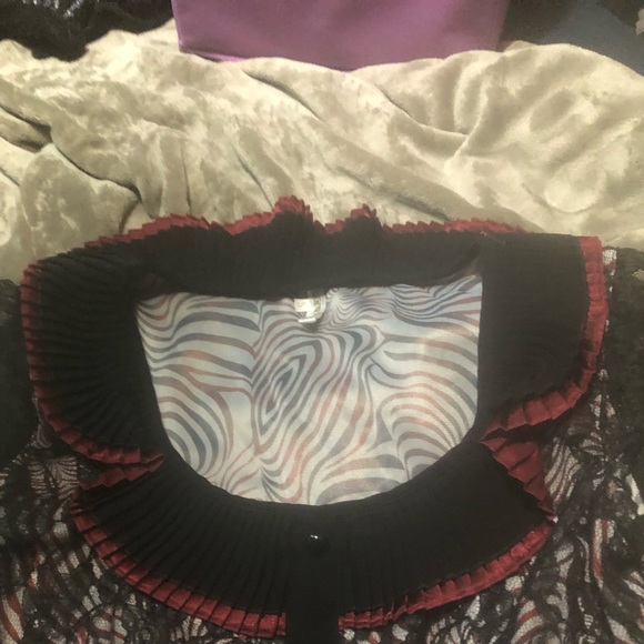 Size S LINDI tunic style black and red top - Picture 6 of 13